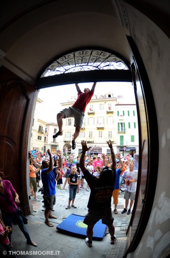 Street boulder